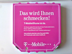 Pizza-Verpackung mit T-Mobile-Werbung - Das wird Ihnen schmecken!